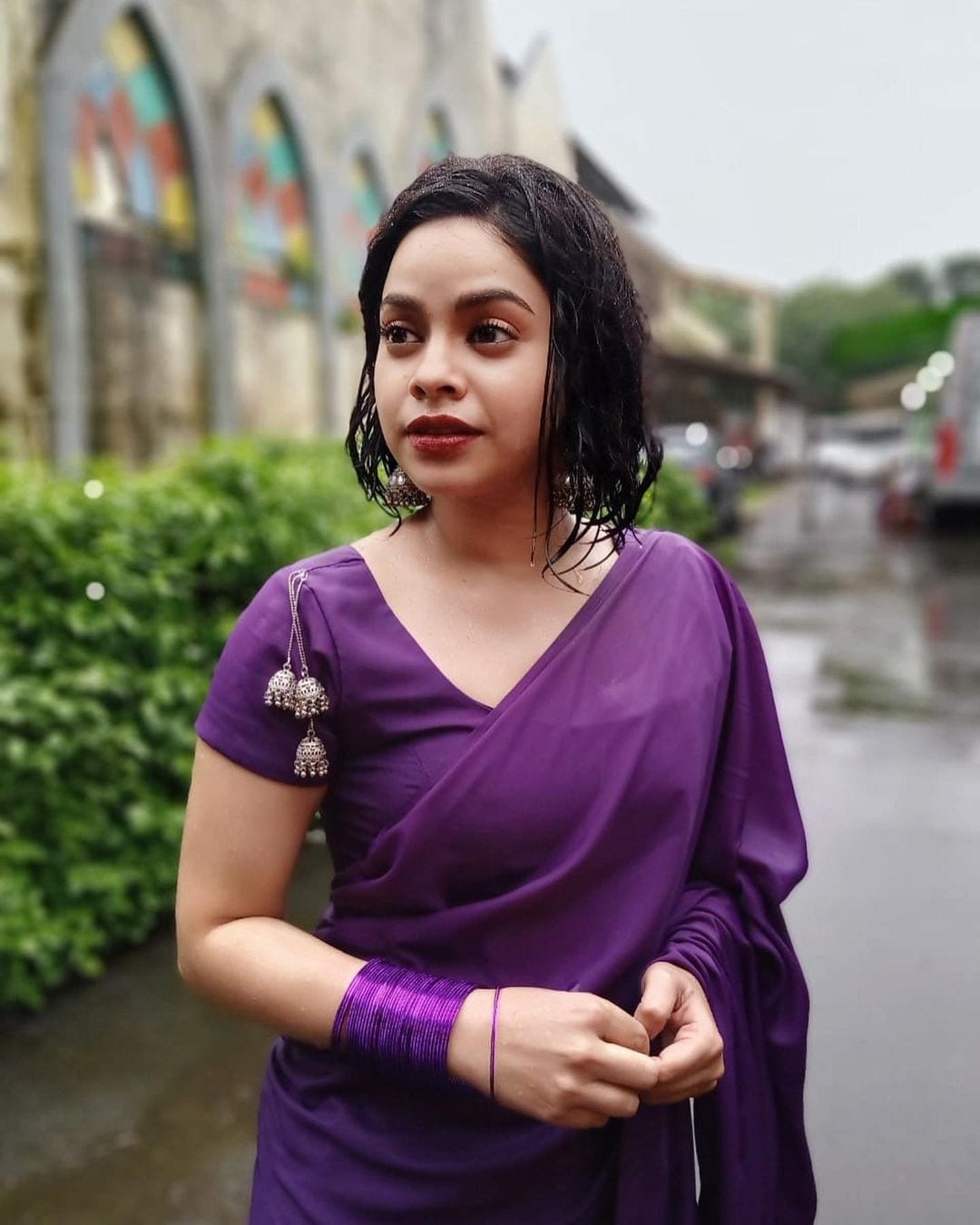 सुमोननं इन्स्टाग्रामवर एक पोस्ट शेअर करुन आपल्या सद्यपरिस्थितीबाबत माहिती दिली. तिची ही अवस्था पाहून अनेकांना आश्चर्याचा धक्का बसला आहे. सुमोननं इन्स्टाग्रामवर एक पोस्ट शेअर करुन आपल्या सद्यपरिस्थितीबाबत माहिती दिली. तिची ही अवस्था पाहून अनेकांना आश्चर्याचा धक्का बसला आहे.
