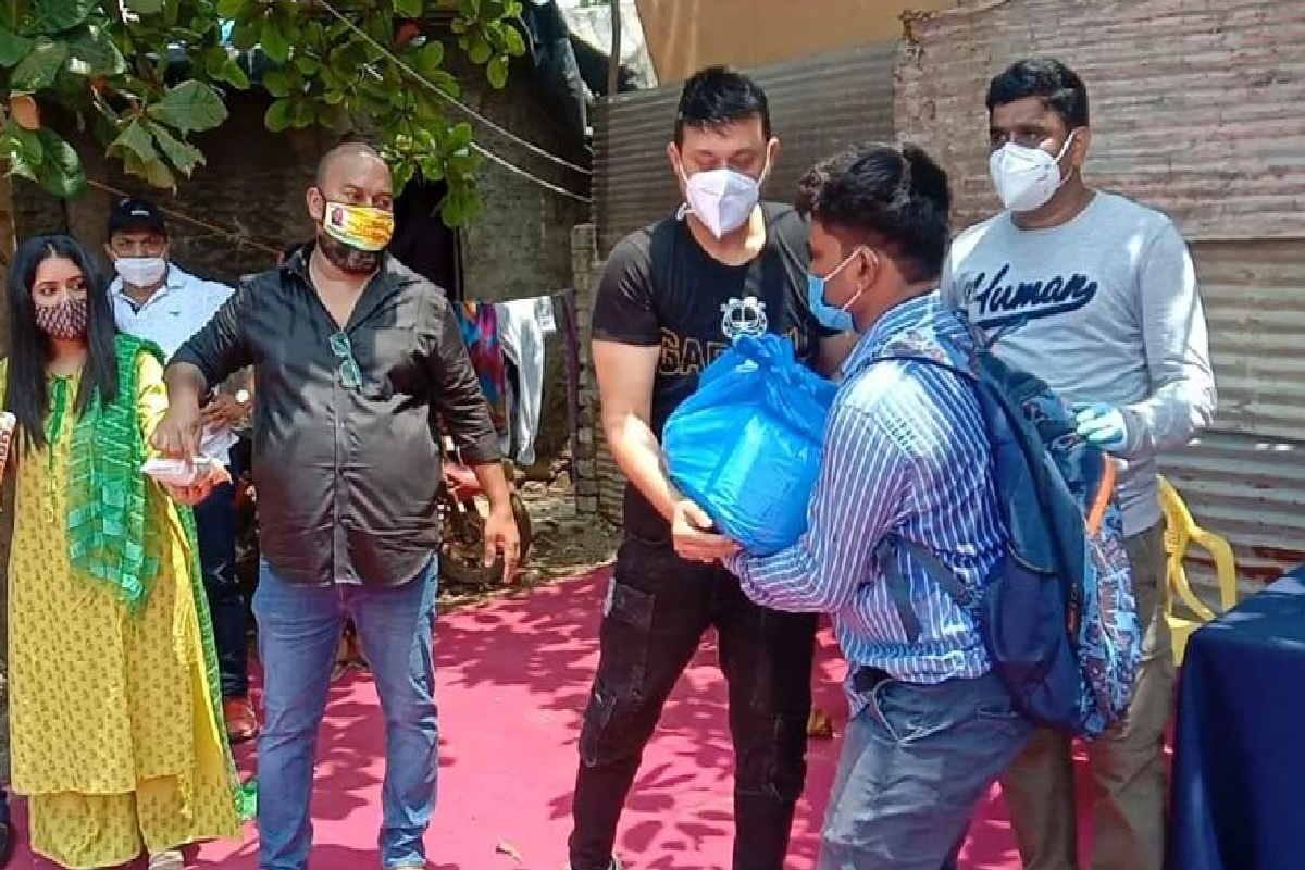 संकटाच्या काळात मदतीसाठी सरसावले मराठी कलाकार; स्वप्निल जोशीन गरजुंना केली मोठी मदत