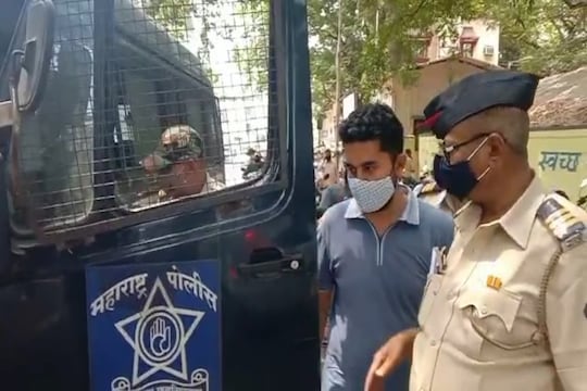 उल्हासनगर RT-PCR स्वॅब स्टिक पॅकिंग प्रकरण; अखेर ठेकेदार मनीष केशवानीला अटक