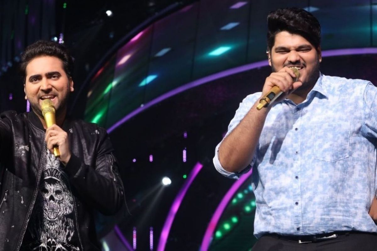 VIDEO: Indian Idol च्या सेटवर पुण्याच्या आशिष कुलकर्णीने धरला कडकडीत 'रोजा', हे होतं कारण
