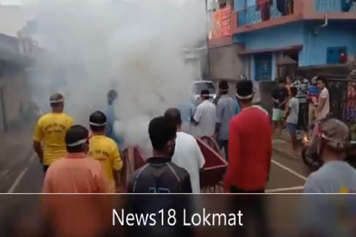 कोरोना संपावा याकरता भाजप आमदारानं केलं होमहवन, शहरात फिरवला होमयज्ञ! पाहा VIDEO