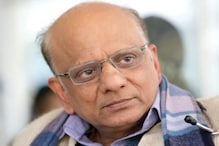 बायकोसोबतच्या एका व्हायरल व्हिडिओमुळे आले प्रसिद्धीझोतात, डॉक्टरचं कोरोनानं निधन बायकोसोबतच्या एका व्हायरल व्हिडिओमुळे आले प्रसिद्धीझोतात, डॉक्टरचं कोरोनानं निधन