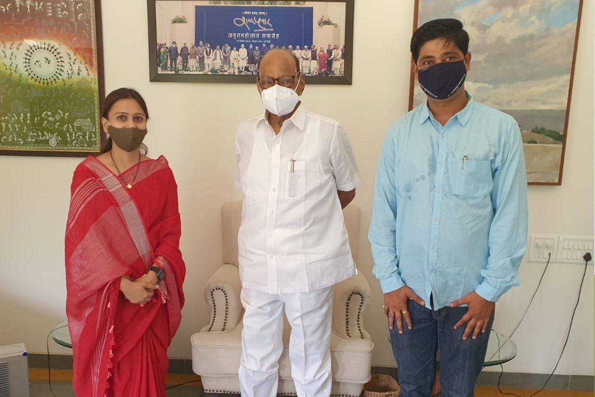 मोठी बातमी : बारामती जिल्हा परिषद सदस्येच्या पतीवर गोळीबार, परिसरात खळबळ