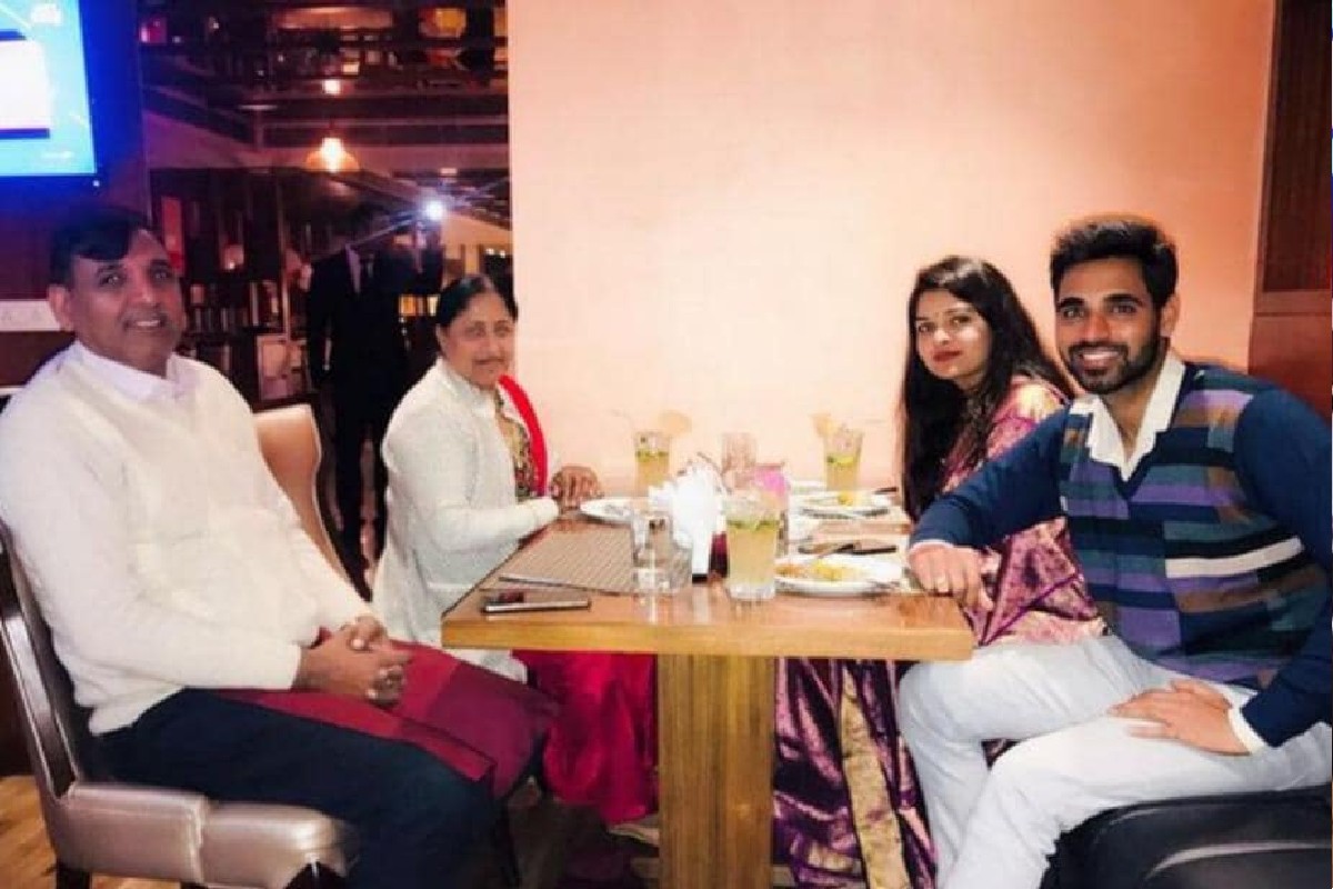 भुवनेश्वर कुमारच्या आईची तब्येत गंभीर, काही दिवसांपूर्वीच झालंय वडिलांचं निधन