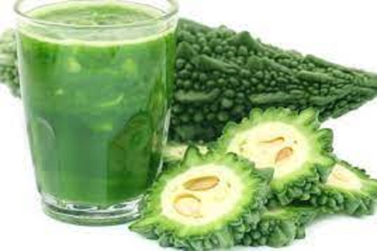 कारल्याचा रस मधुमेहासाठी खुप फायदेशीर आहे. त्यामुळे रक्तातील साखर नियंत्रणात रहाते. कारल्याचा रस ग्लूकोजचं प्रमाण नियंत्रणात ठेवतं आणि पोटाच्या अनेक आजारातही फायदा होतो.