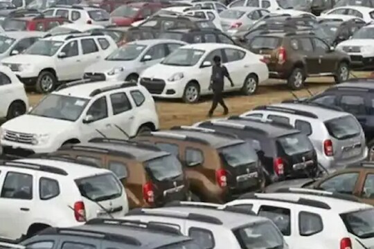 सेकंड हँड कार खरेदी करताय? RC मध्ये हा पॉईंट तपासाच; अन्यथा येईल मोठी समस्या