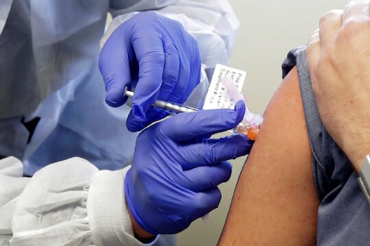 Corona Vaccine: कोरोना लशीचे 2 वेगवेगळे डोस घेतल्यास काय होईल? संशोधनातून महत्त्वपूर्ण खुलासा
