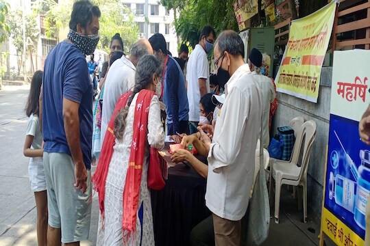 लस आहे पण लसीकरण मोहीम ठप्प! मुंबई मनपा आयुक्तांच्या निर्णयाचा असाही परिणाम