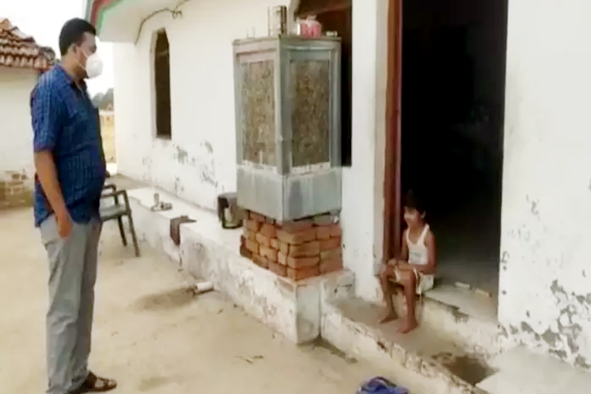 Corona Warrior मुलांना मिठी मारणं काय भेटणंही टाळतायत डॉक्टर, कोरोना योद्ध्यांच्या धैर्याला सलाम