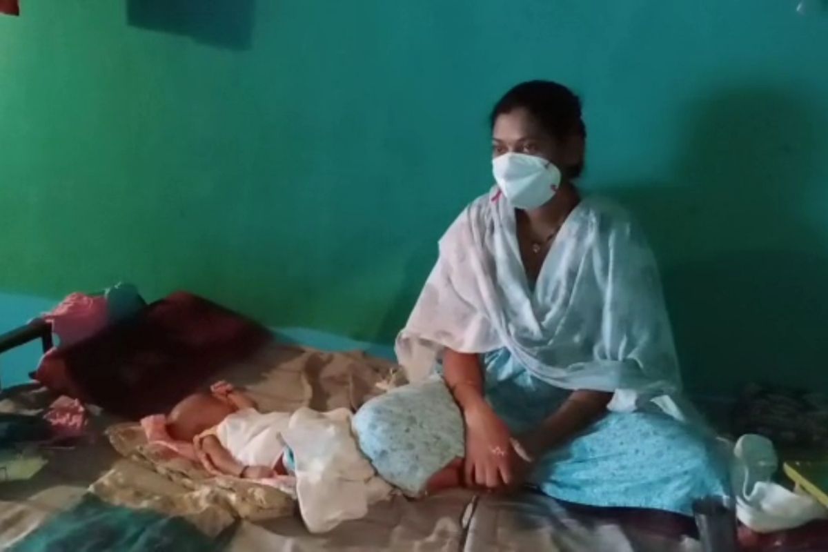 असा हवा जिल्हाधिकारी! गरीबाच्या 10 दिवसाच्या मुलाला वाचविण्यासाठी धावले शैलेश नवाल, प्रशासनाचं होतंय कौतुक