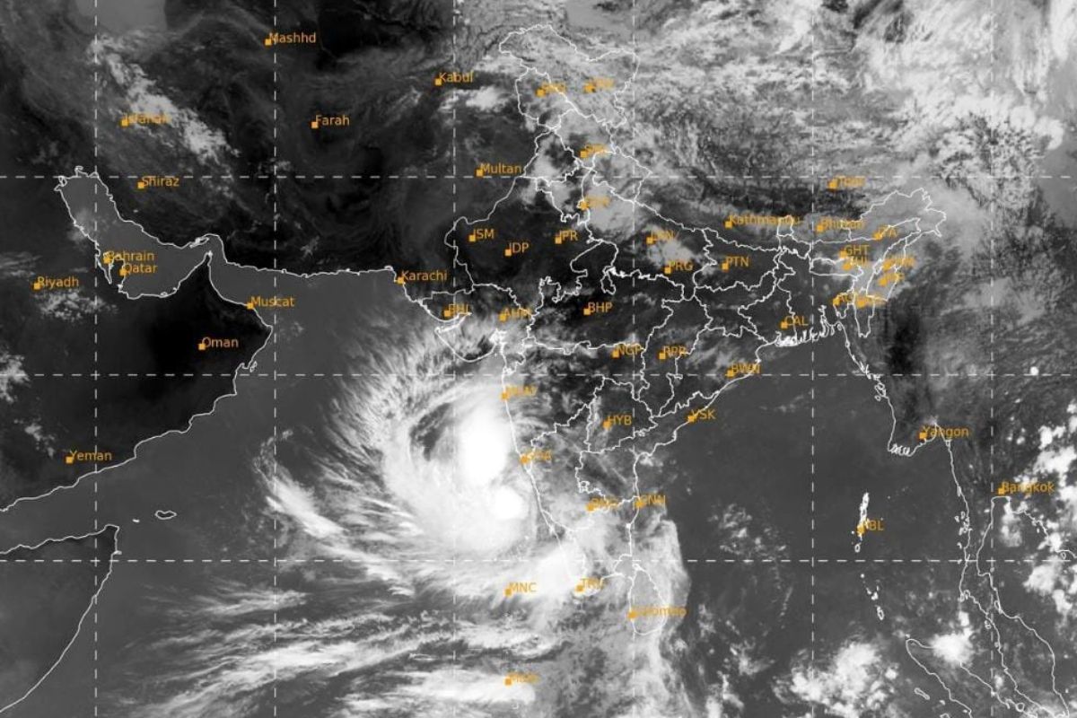 Cyclone Tauktae: पुणेकरांनो काळजी घ्या; तौत्के वादळामुळे पुण्यात सोसाट्याच्या वाऱ्यासह मुसळधार पावसाचा अंदाज