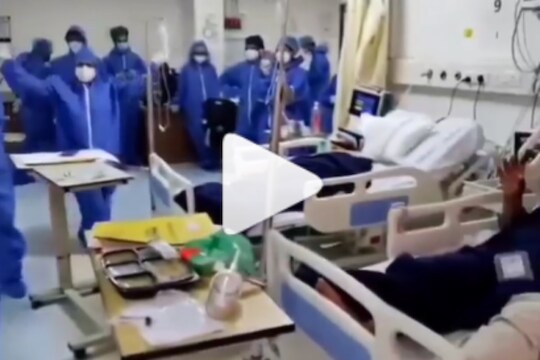 VIDEO: कोविड सेंटरमधील डॉक्टरांनी गायलं सुशांतचं गाणं, मनसोक्त थिरकले कोरोना रुग्ण