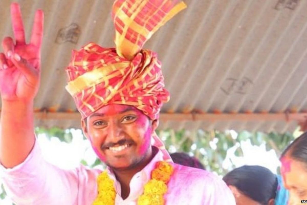 मुख्यमंत्र्यांनी भाषणात कौतुक केलेले 21 वर्षीय सरपंच ऋतुराज देशमुख आहेत तरी कोण?