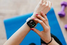 बॉयफ्रेंडने चीट केलं ते Smartwatchने सांगितंल! पोलखोलनंतर गर्लफ्रेंडकडून ब्रेकअप