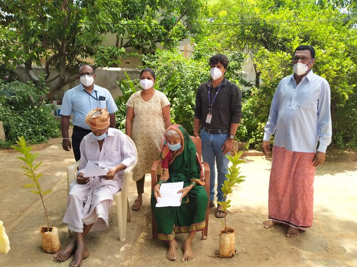 या दीर्घायुष्याचं रहस्य काय याबाबत अनेक जण या दाम्पत्याला विचारतात.  चांगलं आयुष्य जगण्यासाठी सकारात्मक विचारच महत्त्वाचे आहेत. आम्ही साधं अन्न खातो आणि एकमेकांसोबत जास्त वेळ घालवतो. माझ्या तरुणपणात मी खूप कष्ट केलं आहेत. जर तुम्ही हृदयापासून आनंदी असाल तर तुम्हाला कशामुळेच नुकसान पोहोचणार नाही, असं एरप्पा यांनी सांगितलं.