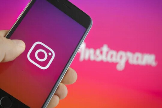 Instagram ची सुरक्षितता आणखी वाढणार, लॉगइनसाठी WhatsApp वर पाठवला जाऊ शकतो 2FA कोड