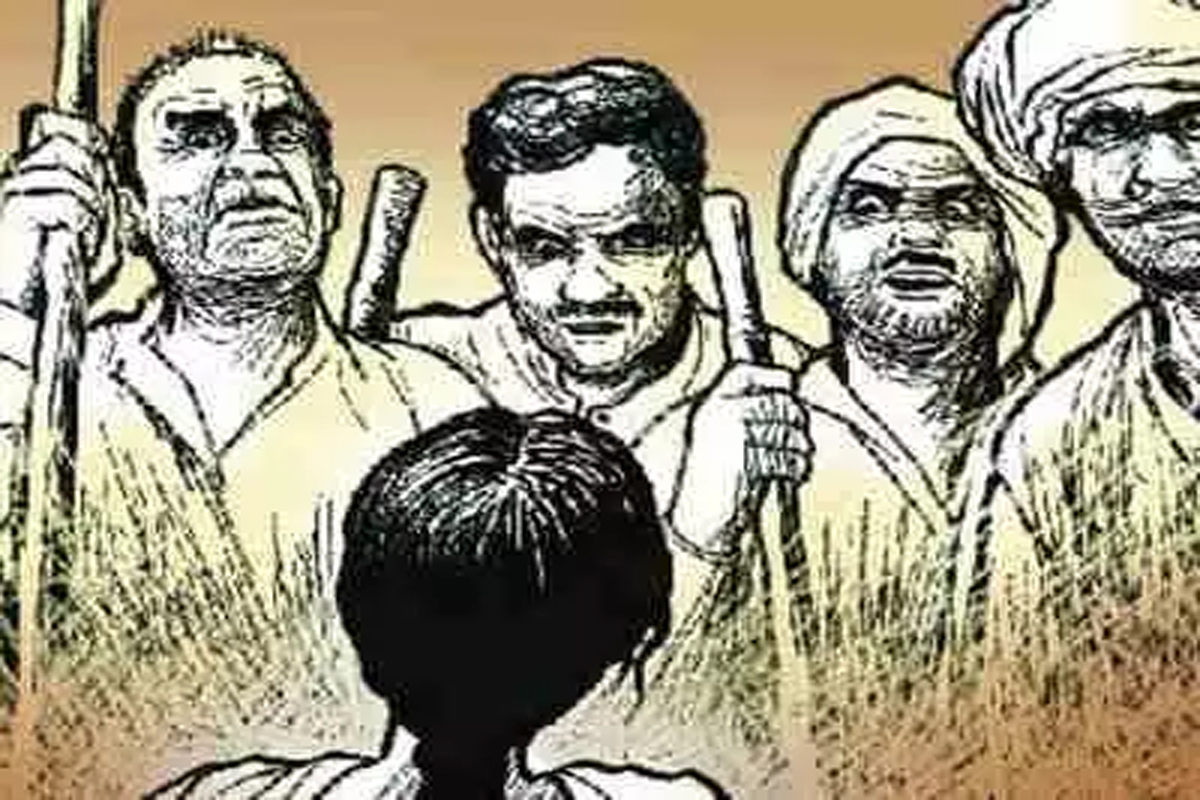 जातपंचायतीच्या आदेशानंतर संबंधित कुटुंबाचा मागील पावणे तीन वर्षांपासून छळ सुरू होता.