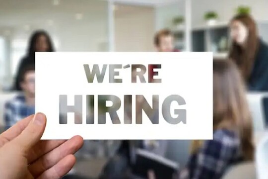 मंदीत संधी, Tech Sector मध्ये 4000 लोकांना नोकरी देणार ही कंपनी