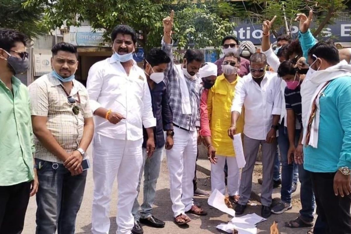 Maratha Reservation: बीडमध्ये मराठा समाज आक्रमक; सर्वोच्च न्यायालयाच्या निकालाची केली होळी