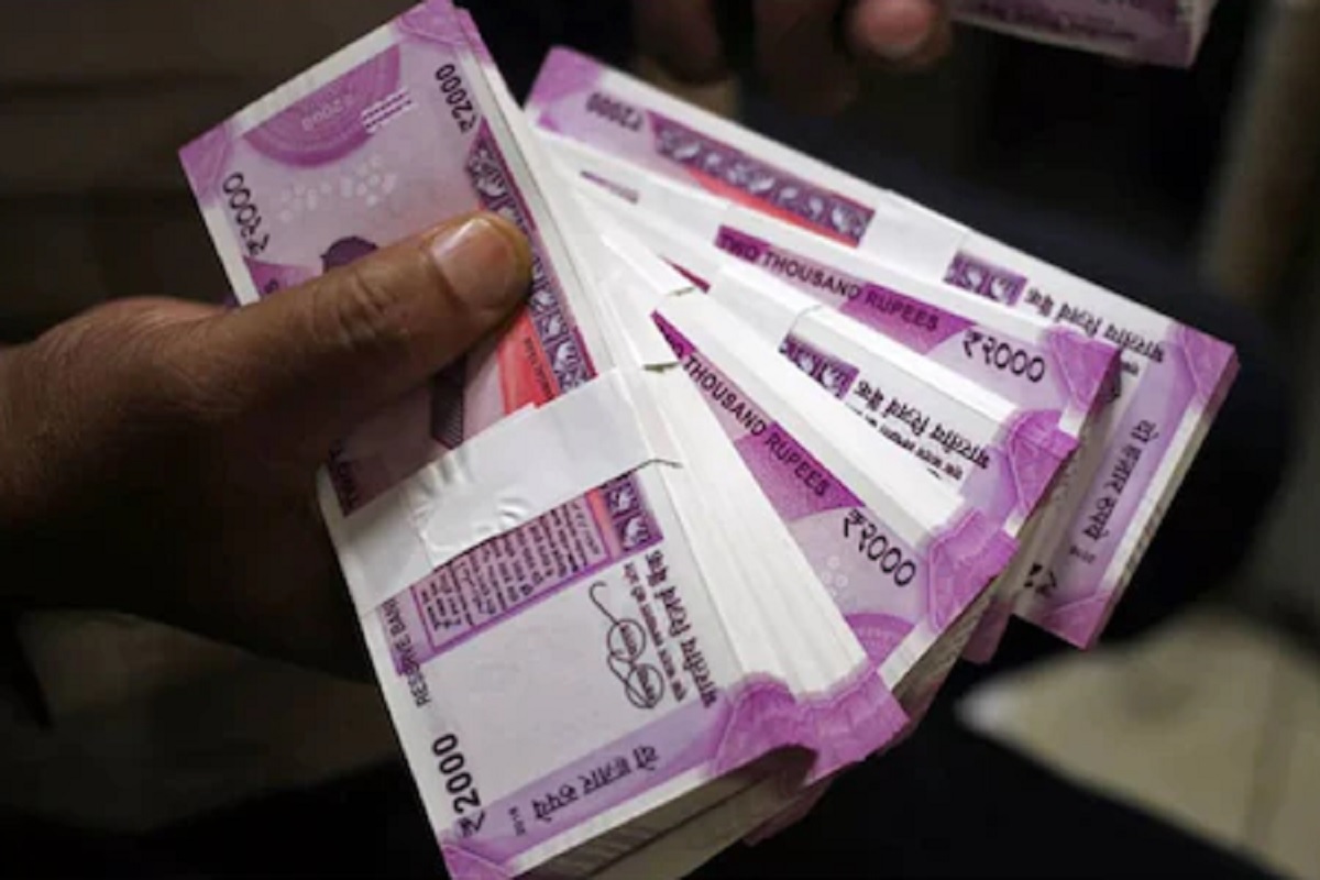 दररोज 50 रुपयांची गुंतवणूक करुन कमावू शकता 50 लाख रुपये; जाणून घ्या काय आहे योजना