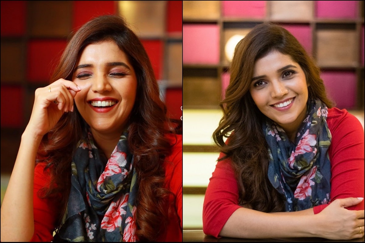 मुक्ता बर्वे (Mukta Barve) हे मराठी सिनेसृष्टीतील एक मोठ नाव. मुक्ताने आजवर अनेक सुपरहीट चित्रपट, मालिका तसेच नाटकांमधूनही आपल्या अभिनयाची जादू दाखवली आहे. पाहा कसा होता मुक्ताचा अभिनय प्रवास. मुक्ता बर्वे (Mukta Barve) हे मराठी सिनेसृष्टीतील एक मोठ नाव. मुक्ताने आजवर अनेक सुपरहीट चित्रपट, मालिका तसेच नाटकांमधूनही आपल्या अभिनयाची जादू दाखवली आहे. पाहा कसा होता मुक्ताचा अभिनय प्रवास.