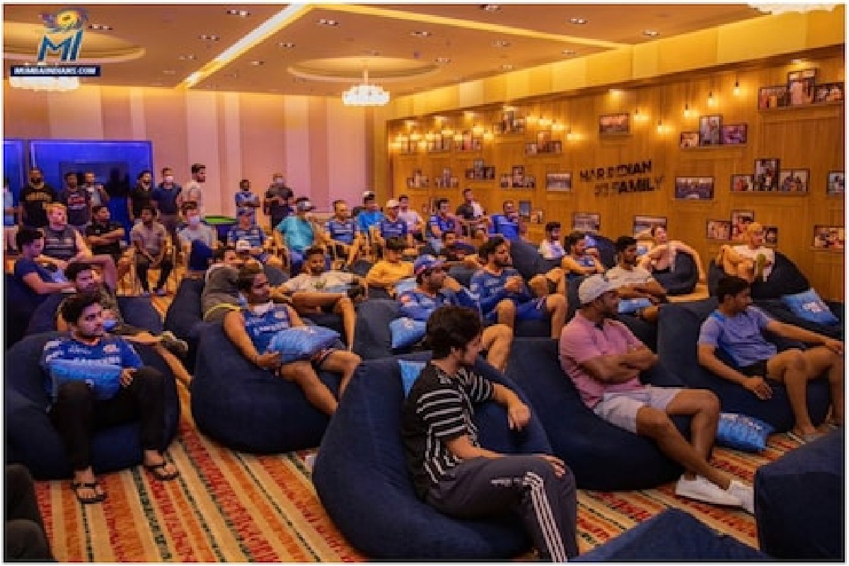 IPL 2021: विदेशी खेळाडूंच्या मदतीसाठी धावली Mumbai Indians! मायदेशी पाठवण्यासाठी करणार खास उपाय