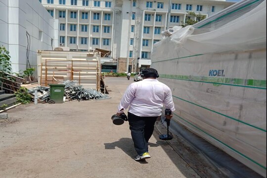 BREAKING NEWS: मंत्रालयात बॉम्ब ठेवल्याच्या धमकीचा निनावी फोन, शोध सुरू