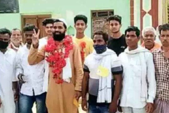 धर्म नाही माणूस महत्त्वाचा; अयोध्येतील हिंदू बहुसंख्याक गावानं सरपंचपदासाठी निवडून दिला मुस्लीम उमेदवार