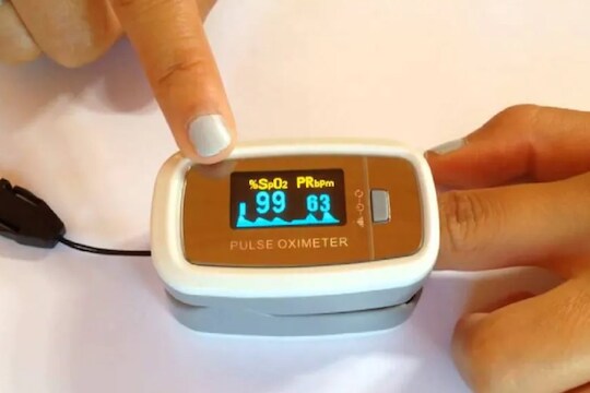 असा करा Oximeter चा योग्य वापर, अचूक समजेल Oxygen Level