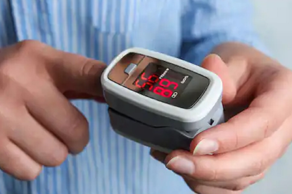 Coronavirus: पल्स Oximeter खरेदी करताना या गोष्टी लक्षात ठेवाच