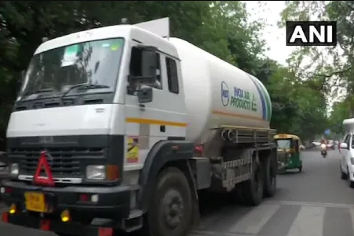 केंद्राचा मोठा निर्णय; ऑक्सिजन कंटेनर आणि टँकरमध्ये GPS ट्रॅकिंग डिव्हाईस लावणं अनिवार्य