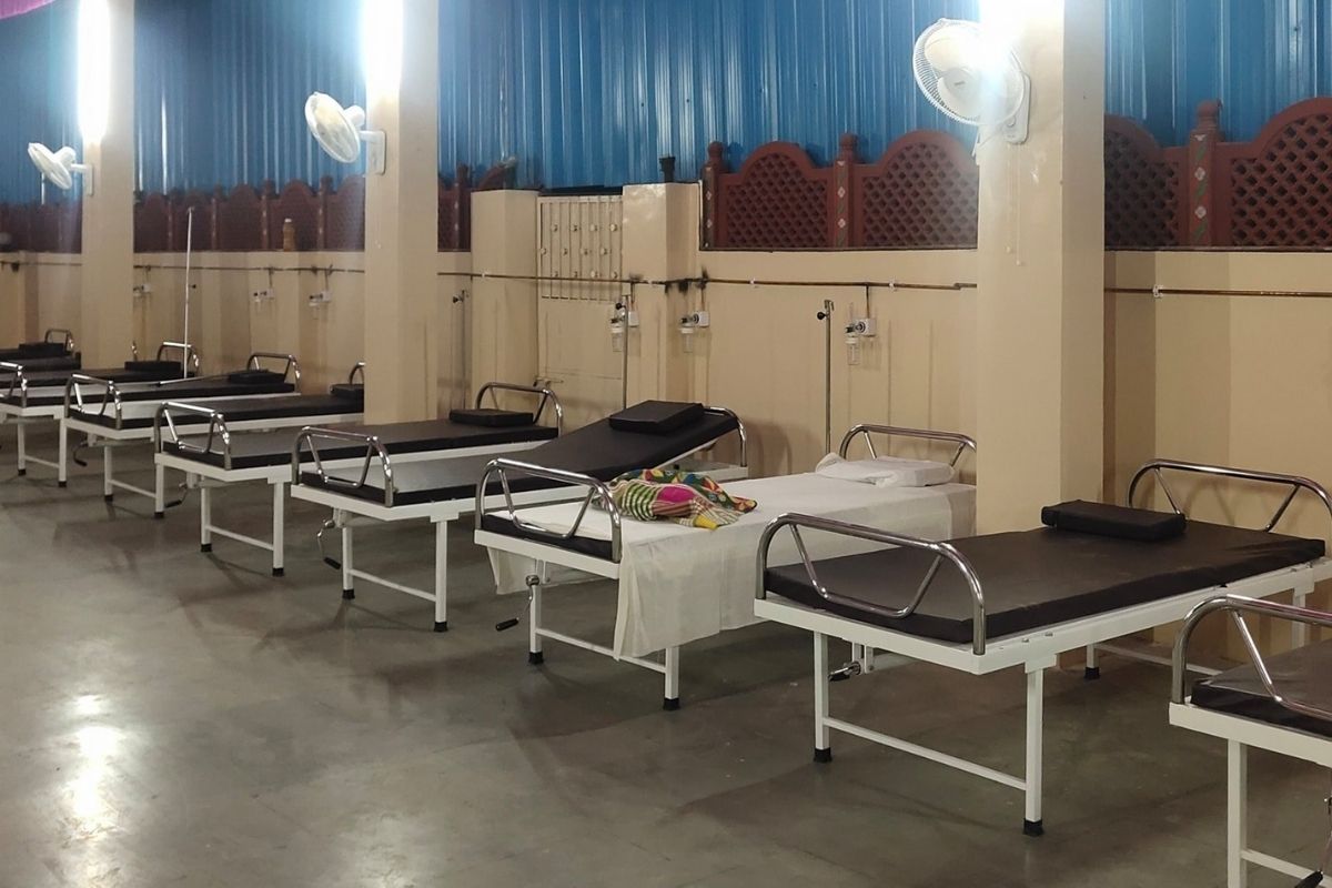 Pune News: कौतुकास्पद! आई-पत्नीचे दागिने गहाण ठेवून उभारलं कोव्हिड सेंटर, वास्तूला दिलं महाराजांचं नाव