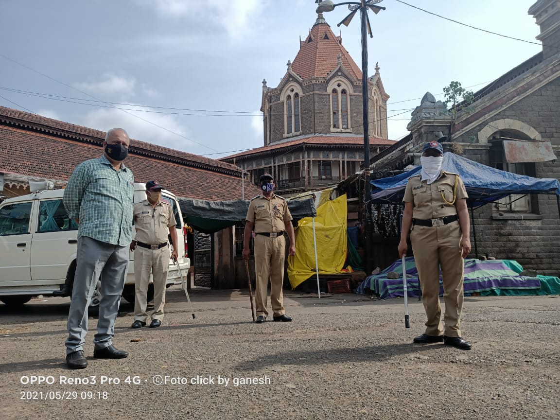 सोमवारपासून पुण्यात निर्बंध शिथिल होण्याची शक्यता, मुख्यमंत्री उद्धव ठाकरे आणि अजित पवारांमध्ये बैठक