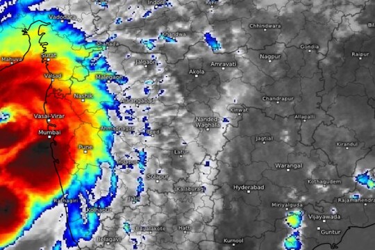 राज्यातील हवामान बदलाचा अंदाज देणारे 3 रडार नादुरुस्त! चक्रीवादळाच्या संकटादरम्यान धक्कादायक माहिती समोर