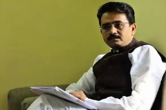  राजीव सातव यांच्या पत्नी प्रज्ञा सातव यांची काही दिवसांपूर्वीच महाराष्ट्र प्रदेश काँग्रेस समितीच्या उपाध्यक्षपदी नेमणूक करण्यात आली आहे. 