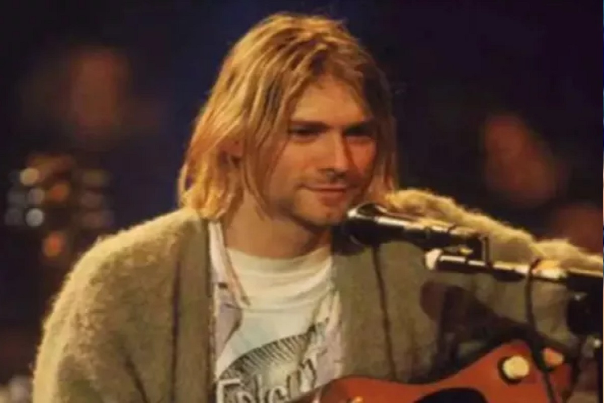 OMG! केस आहेत की सोनं? रॉकस्टराच्या 6 केसांच्या लिलावाची किंमत वाचूनच येईल चक्कर