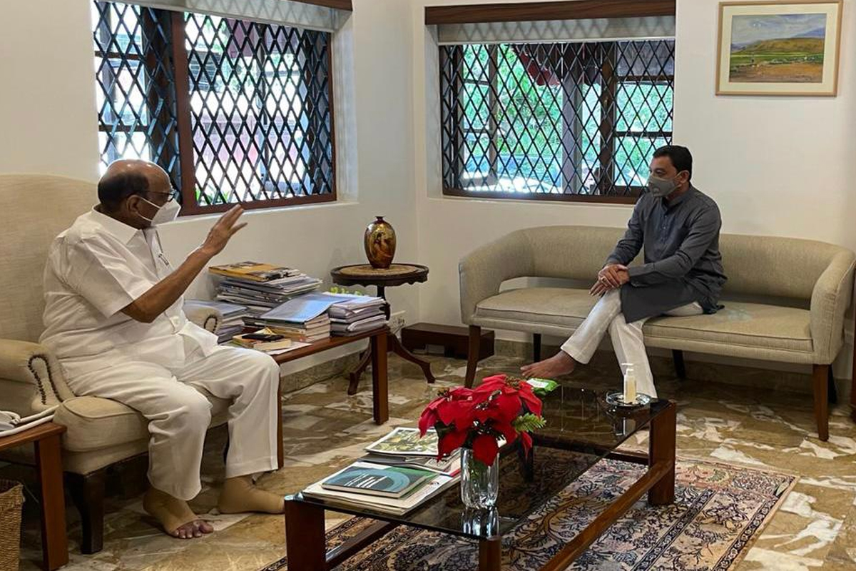 मराठा आरक्षणासाठी आपण पुढाकार घ्यावा, संभाजीराजेंची शरद पवारांकडे मागणी