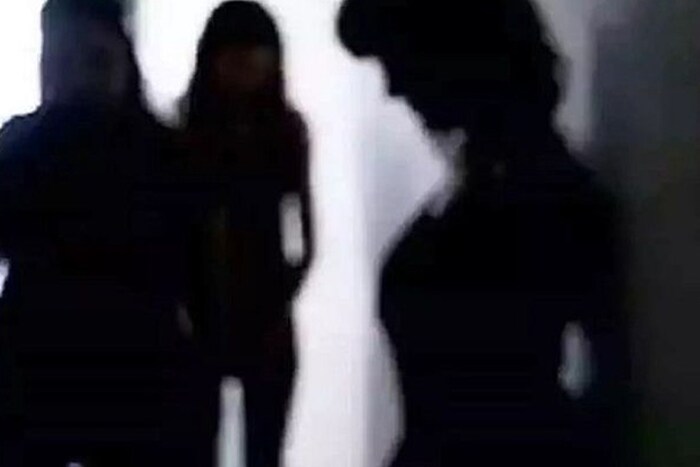 स्पा सेंटरचा मालक अटकेत आहे. राजस्थान पोलीस या प्रकरणी अधिक तपास करीत आहेत.
