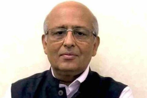 केंद्र सरकारला कोरोना विषाणूच्या दुसऱ्या लाटेची पूर्वकल्पना देण्यात आली होती. पण सरकारची कोरोना साथ हाताळण्याची पद्धतचं चुकीची असल्याचं सांगत प्रसिद्ध विषाणू शास्त्रज्ञ शाहिद जमील (Virologist shahid jameel) यांनी सल्लागार शास्त्रज्ञांच्या फोरममधून (INSACOG) राजीनामा दिला आहे. 