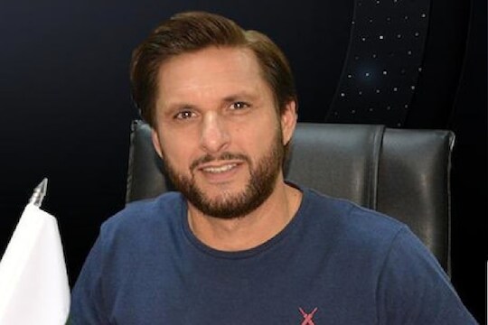 शोएब अख्तरनं बॅटनं केला होता हल्ला, आफ्रिदीनं 14 वर्षांनी केला घटनेचा खुलासा