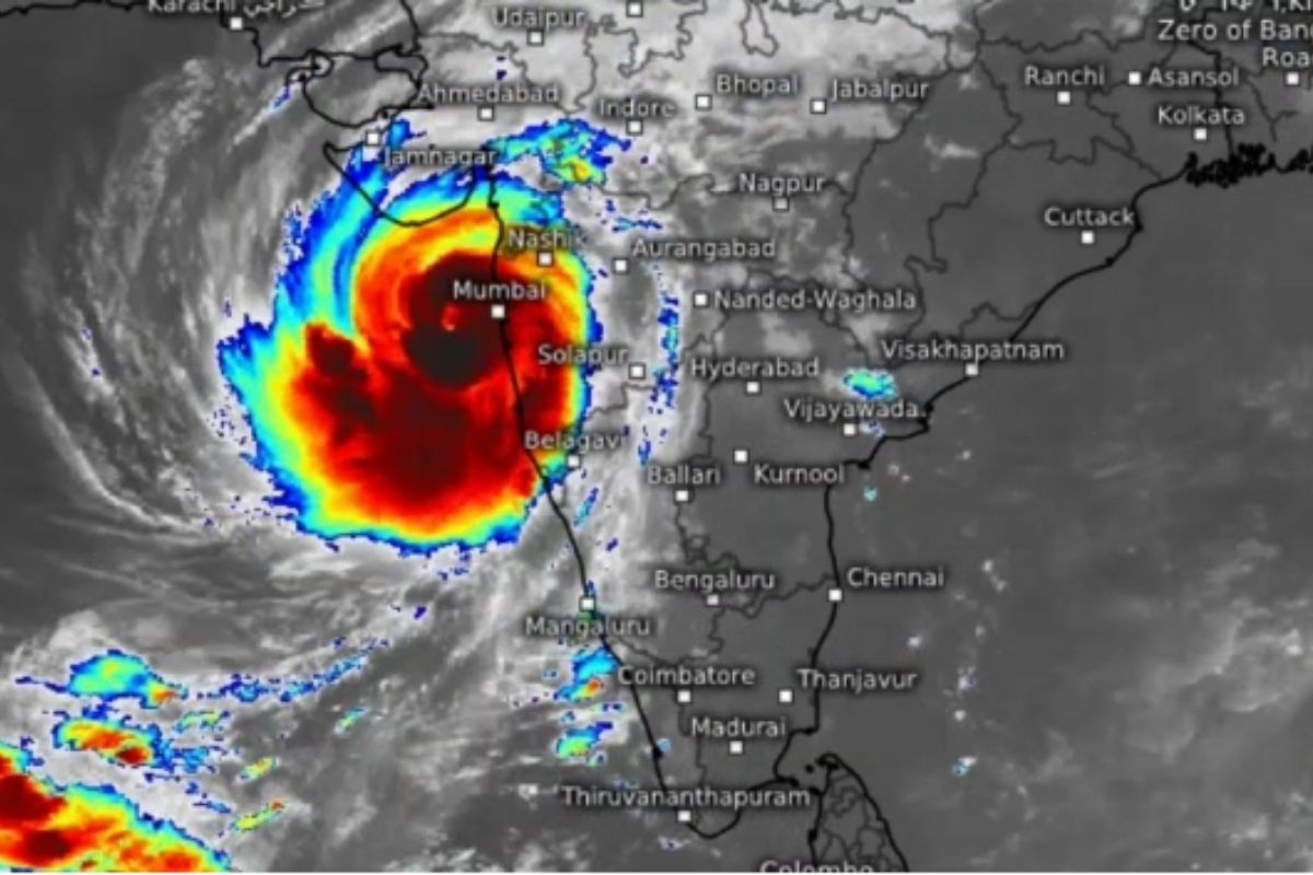VIDEO : महाभयंकर तौत्के चक्रीवादळाचा प्रवास आणि लँडफॉल कसा होता? पाहा उपग्रहाच्या नजरेतून