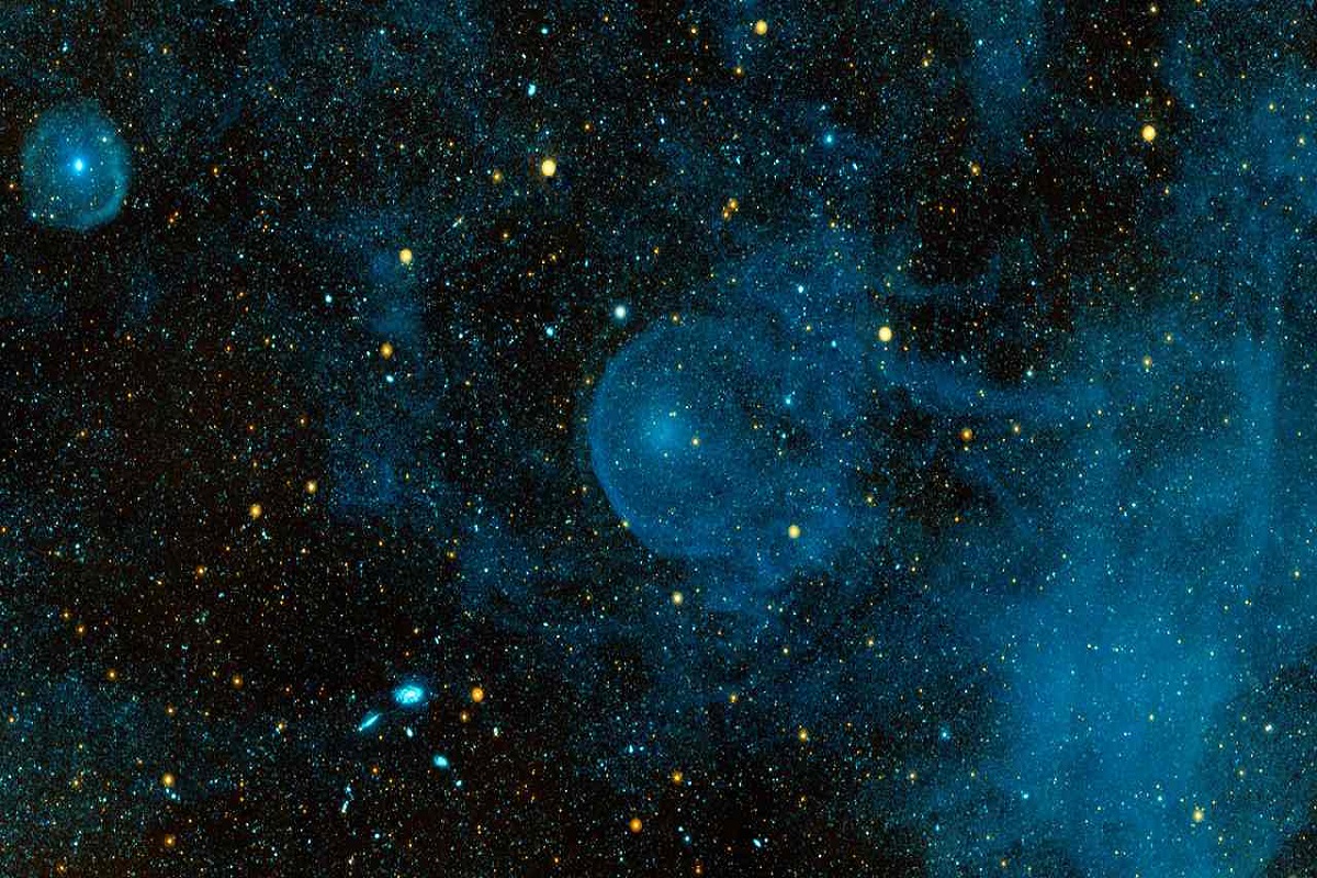 2026ला जग अंधारात बुडणार;टाईम ट्रॅव्हलरच्या दाव्याने वाढलं tension