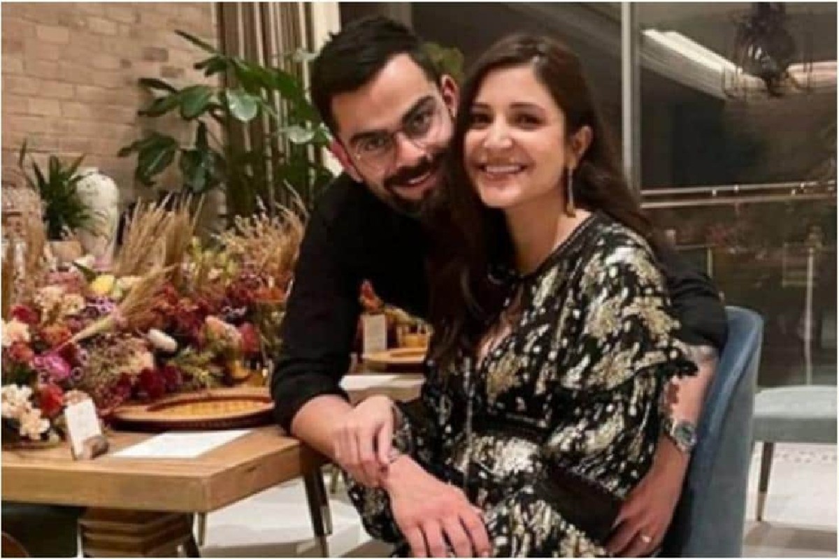 कोहलीचं Live सुरू असतानाच अनुष्कानं विचारला प्रश्न, विराटपेक्षा अभिनेत्रीचीच रंगली चर्चा