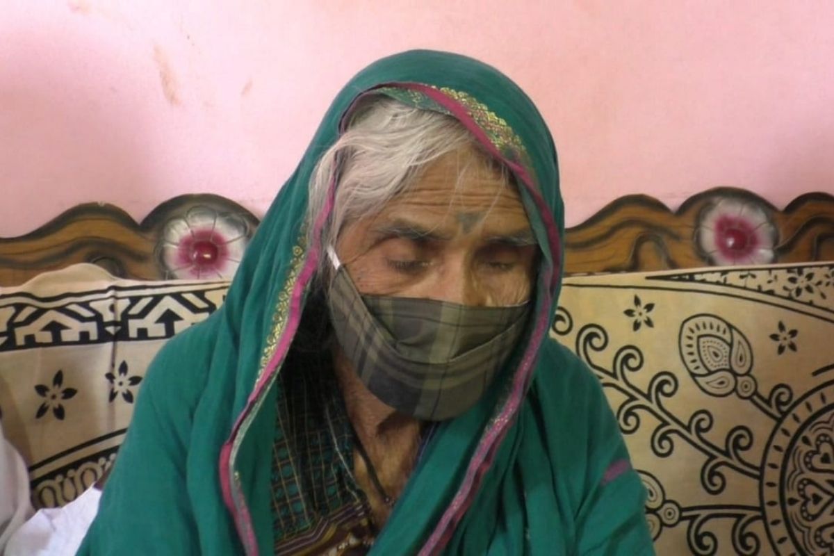 101 वर्षांच्या आजीचे कोरोनाला धोबीपछाड; अवघ्या 10 दिवसात बरी होऊन परतली घरी