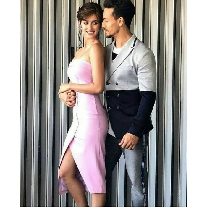 दिशा आणि टायगरने 'बागी 2' या चित्रपटात एकत्र काम केलं आहे. अनेक दिवसांपासून ते एकमेकांना डेट करत आहेत.