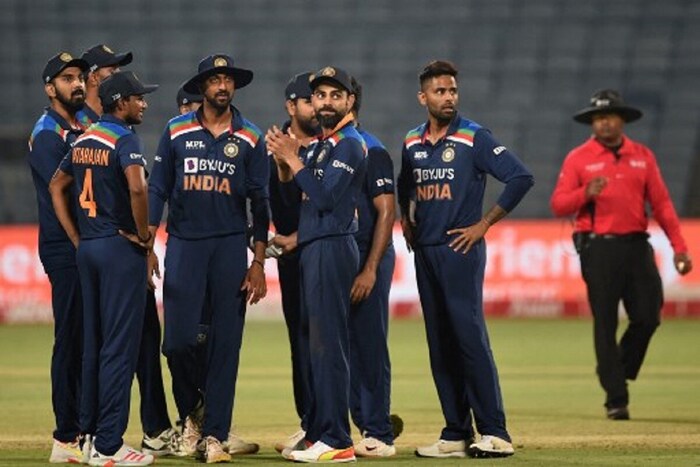 2024 ते 2031 दरम्यान होणाऱ्या टी20 वर्ल्ड कपमध्ये एकूण 55 मॅच होतील. तर वन-डे वर्ल्ड कपमध्ये 54 मॅच होणार आहेत. पुरुषांच्या वर्ल्ड कपमध्ये दोन गटांमध्ये प्रत्येकी सात टीमचा समावेश असेल. यापैकी टॉप तीन टीम 'सुपर सिक्स'मध्ये प्रवेश करतील. त्यानंतर सेमी फायनल आणि फायनल होतील. 2003 च्या वर्ल्ड कपमध्ये हाच फॉरमॅट होता. टी20 वर्ल्ड कपमध्ये चार गटात प्रत्येकी पाच टीमचा समावेश असेल. प्रत्येक गटातील टॉप 2 टीम सुपर 8 मध्ये जातील. त्यानंतर सेमी फायनल आणि फायनल होतील. (फोटो – AFP)