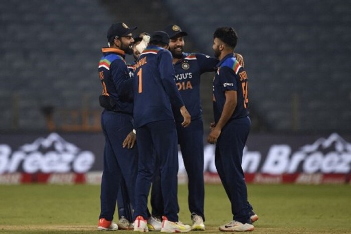 आयसीसीच्या बैठकीत या काळातील पुरुष, महिला आणि अंडर 19 स्पर्धेचे यजमान निश्चिती प्रक्रियेलाही मान्यता दिली आहे पुरुषांच्या स्पर्धेचे यजमान सप्टेंबर महिन्यात निश्चित होतील. तर महिला आणि अंडर 19 स्पर्धेचे यजमानांची ऑक्टोबर आणि नोव्हेंबर महिन्यात निवड होणार आहे. (फोटो – AFP)
