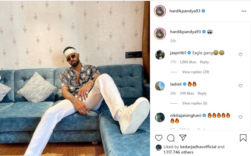 या सर्वांमध्ये टीम इंडियाचा फास्ट बॉलर जसप्रीत बुमराह (Jasprit Bumrah) याची प्रतिक्रिया लक्षवेधी ठरली आहे. त्याने हार्दिकला ईगल गँगचा मेंबर म्हंटलं आहे. या सर्वांमध्ये टीम इंडियाचा फास्ट बॉलर जसप्रीत बुमराह (Jasprit Bumrah) याची प्रतिक्रिया लक्षवेधी ठरली आहे. त्याने हार्दिकला ईगल गँगचा मेंबर म्हंटलं आहे.