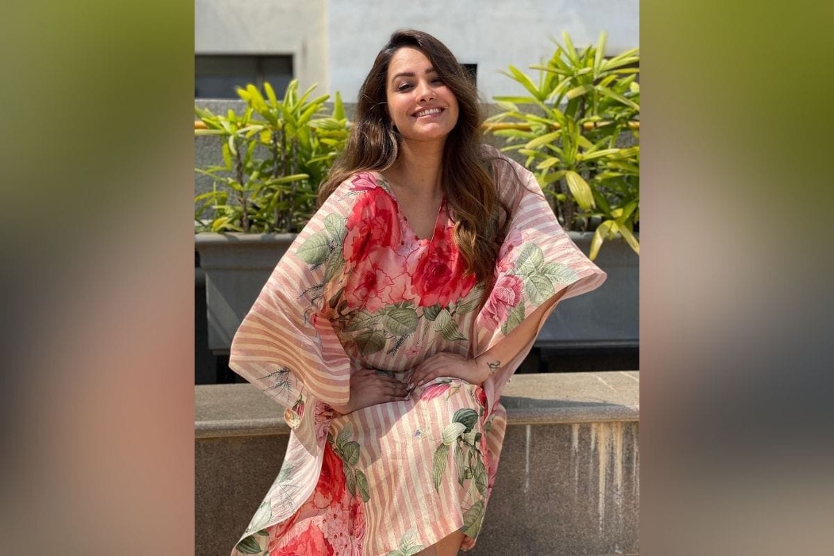 अनिता हसनंदानी: अनिता हसनंदानीचं नाव आधी नताशा हसनंदानी होते पण तिला वाटले की अनिता हे नाव तिच्यासाठी भाग्यवान ठरेल , म्हणूनच तिने आपले नाव बदलले. अनिता हसनंदानी: अनिता हसनंदानीचं नाव आधी नताशा हसनंदानी होते पण तिला वाटले की अनिता हे नाव तिच्यासाठी भाग्यवान ठरेल , म्हणूनच तिने आपले नाव बदलले.