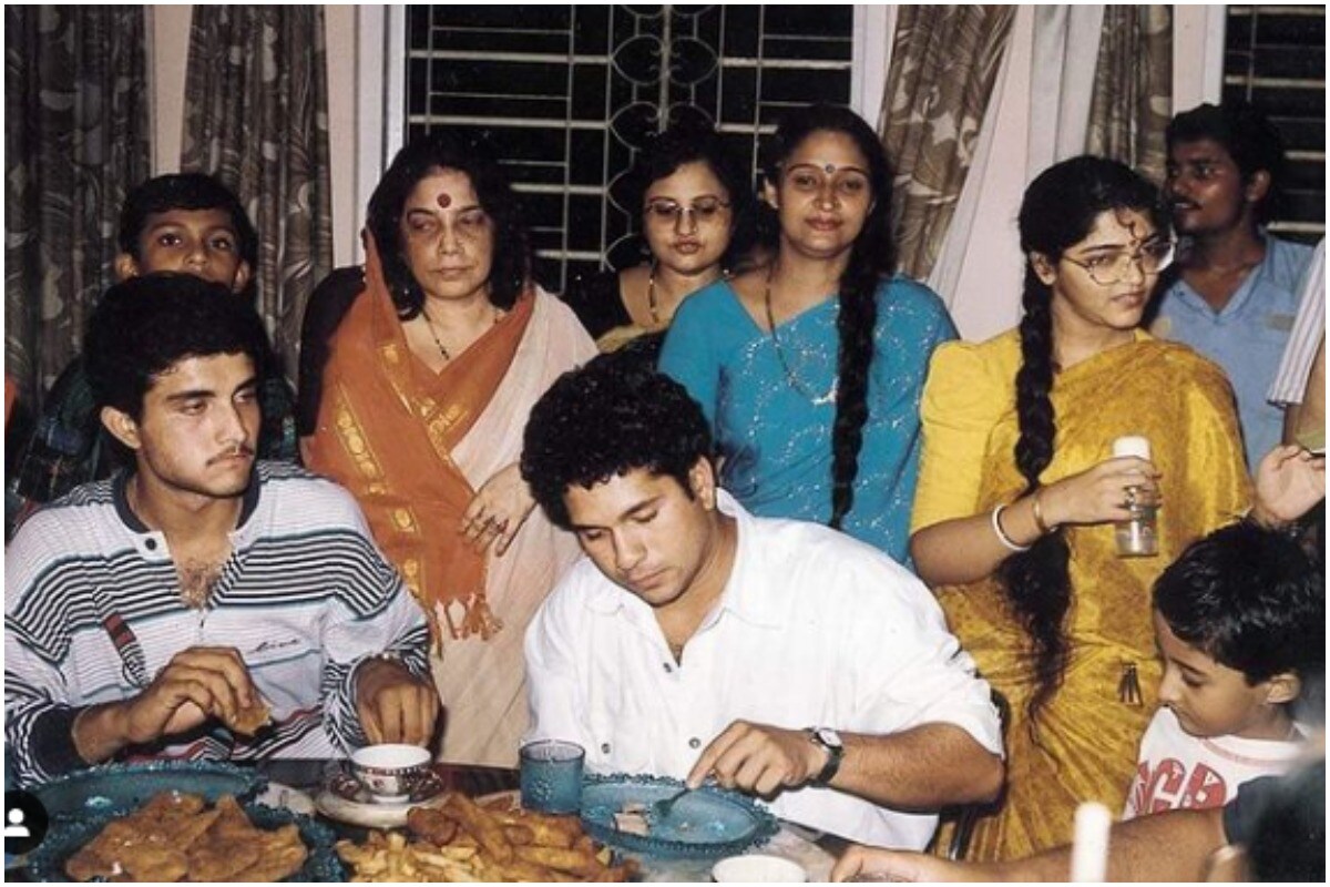 त्यानंतर सचिन शेवटची मॅच खेळण्यासाठी कॅनडामध्ये गेला त्या मॅचमध्ये सचिननं 77 रन काढले. (फोटो सौजन्य -sachintendulkar) त्यानंतर सचिन शेवटची मॅच खेळण्यासाठी कॅनडामध्ये गेला त्या मॅचमध्ये सचिननं 77 रन काढले. (फोटो सौजन्य -sachintendulkar)